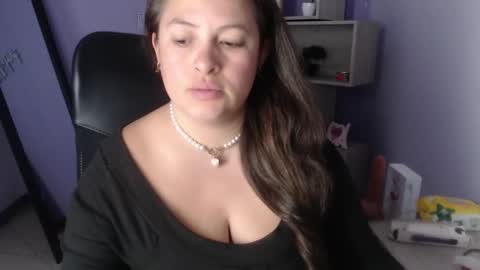 sara_thonson_ online show from 12-11-24, 09:30