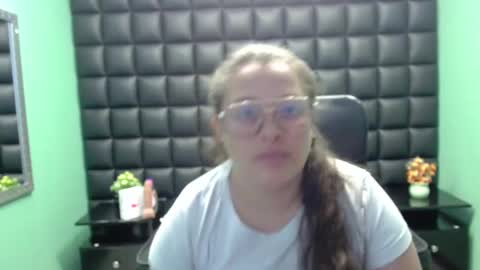 sara_thonson_ online show from 02-02-25, 01:19