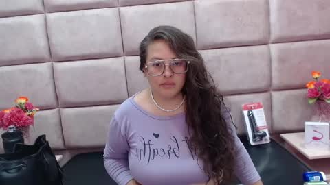 sara_thonson_ online show from 02-09-25, 03:00