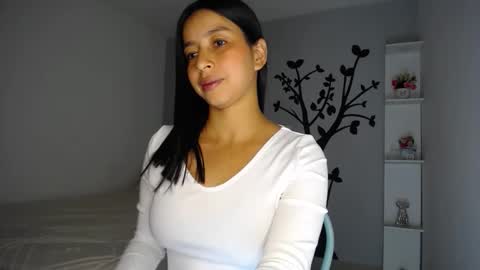 Sara online show from 02-12-25, 01:09