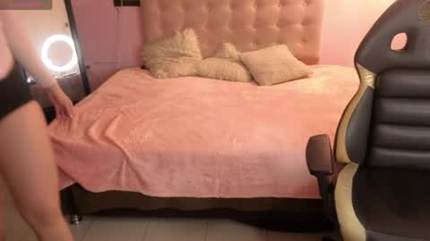 sara_valderrama_ online show from 06-03-26, 11:57