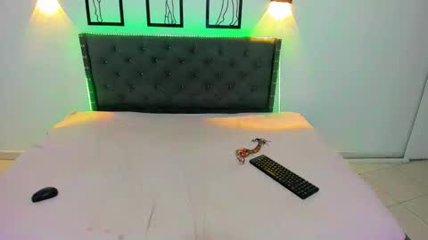 sara_valentina2 online show from 09-19-25, 02:29