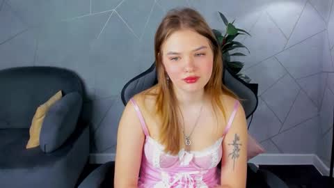 Snapshot of saraa_broown chatting on 03-01-26, 12:56 Sara online show from 03-01-26, 12:56