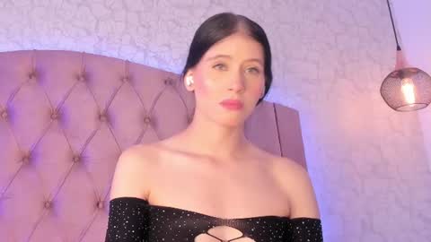 Sara  online show from 07-18-26, 07:17