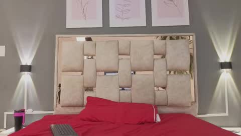 sara online show from 11-08-25, 03:07