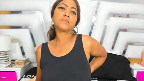 Sara online show from 02-17-25, 04:37