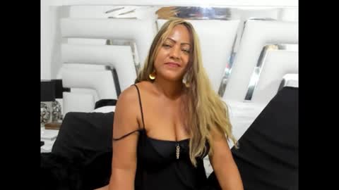 Sara online show from 11-26-25, 10:11