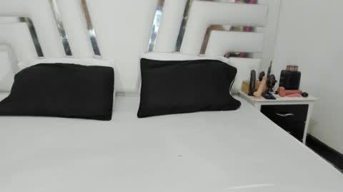 Sara online show from 11-27-25, 11:29