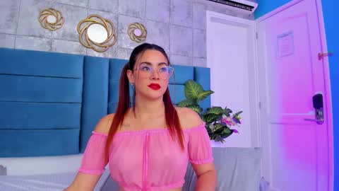 Snapshot of saraalvarezx chatting on 03-03-26, 04:18 Sara Alvarezx online show from 03-03-26, 04:18