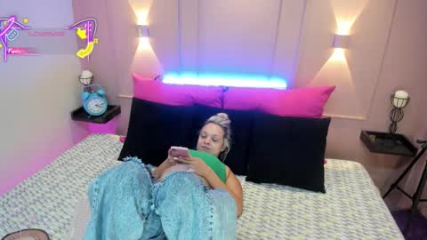 SaraAvila  online show from 09-15-25, 08:09