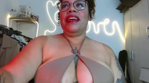 Snapshot of sarabbw173 chatting on 02-15-26, 11:12 sarabbw173 online show from 02-15-26, 11:12