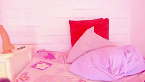  Ebony Pocahontas  online show from 03-11-25, 06:41