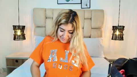 sarablonde_t online show from 07-01-26, 04:40