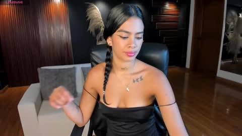 Sara  Everyday From 1430 to 2130 Col Time online show from 12-20-25, 06:37