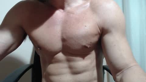 saradorj92 online show from 03-12-26, 12:50