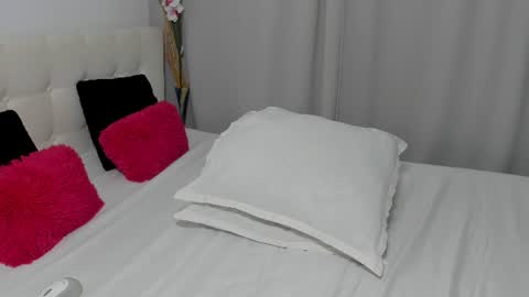 Snapshot of saradusk chatting on 07-10-26, 04:06 Sara online show from 07-10-26, 04:06