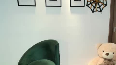 Sara online show from 11-11-25, 04:56