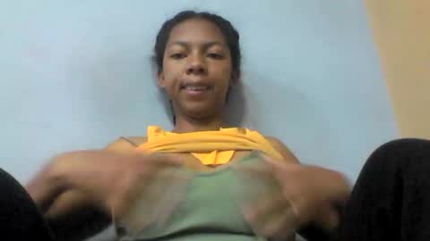 Snapshot of sarah146341 chatting on 06-06-26, 03:00 sarah146341 online show from 06-06-26, 03:00