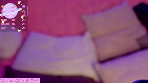 sarah IINDEPENDENT MODEL  online show from 02-18-26, 11:55