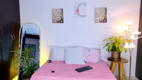 Snapshot of sarah__cinnamon chatting on 04-27-26, 07:34 sarah cinnamon online show from 04-27-26, 07:34