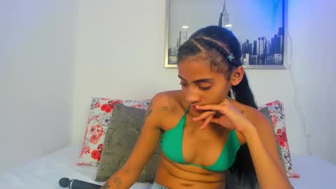 Snapshot of sarah_ashbourne chatting on 09-17-25, 11:45 sarah_ashbourne online show from 09-17-25, 11:45