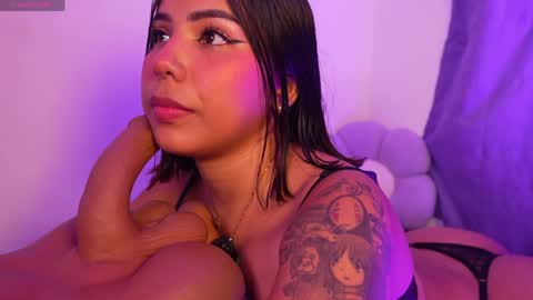 Snapshot of sarah_babe_ chatting on 05-15-26, 12:39 Sarah online show from 05-15-26, 12:39