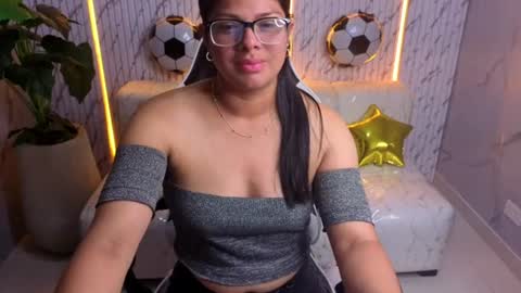 Snapshot of sarah_bay_tx chatting on 06-27-26, 08:03 sarah_bay_tx online show from 06-27-26, 08:03
