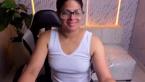 Snapshot of sarah_bay_tx chatting on 07-03-26, 08:26 sarah_bay_tx online show from 07-03-26, 08:26