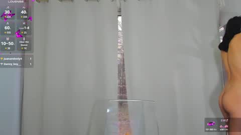 Snapshot of sarah_blake_ chatting on 01-31-25, 11:24 Sara online show from 01-31-25, 11:24