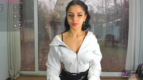 Snapshot of sarah_blake_ chatting on 02-03-25, 08:13 Sara online show from 02-03-25, 08:13