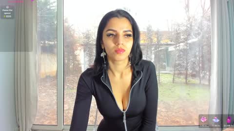 Snapshot of sarah_blake_ chatting on 02-05-25, 11:12 Sara online show from 02-05-25, 11:12