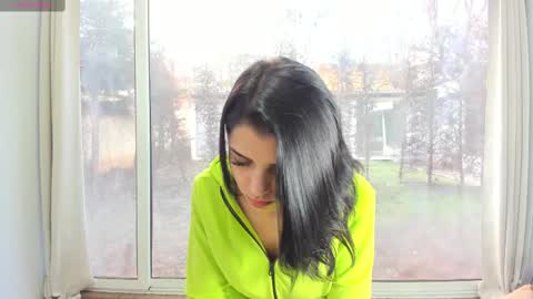 Snapshot of sarah_blake_ chatting on 03-03-25, 09:33 Sara online show from 03-03-25, 09:33