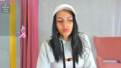 Snapshot of sarah_blake_ chatting on 09-10-25, 08:14 Sara online show from 09-10-25, 08:14