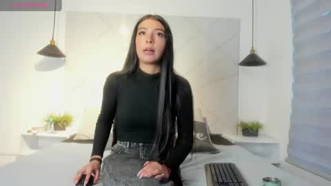 Snapshot of sarah_collens_ chatting on 06-16-26, 11:24 sarah_collens_ online show from 06-16-26, 11:24