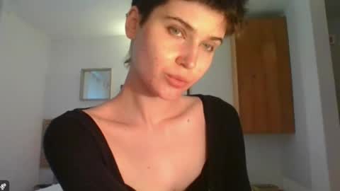 Snapshot of sarah_desire01 chatting on 02-17-26, 07:38 Sarah online show from 02-17-26, 07:38