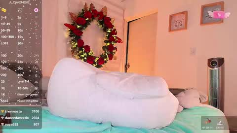 Snapshot of sarah_moonn_ chatting on 12-07-24, 10:23 Sarah online show from 12-07-24, 10:23
