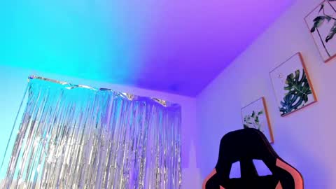 Snapshot of sarah_perez1 chatting on 12-01-24, 08:53 INSTAGRAM...sarah22 p online show from 12-01-24, 08:53