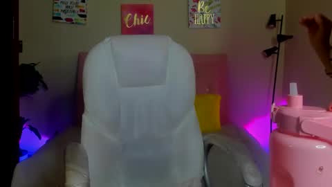 Sarah Ramirez online show from 12-16-24, 04:13