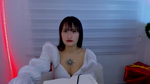 Sarah Ramirez online show from 11-27-25, 03:30