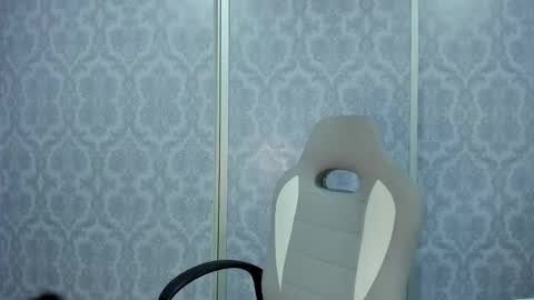 Sarah online show from 11-18-25, 02:17