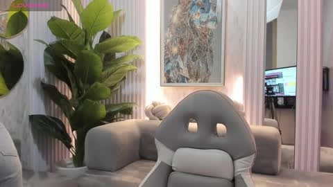 Sarah online show from 03-25-26, 02:17