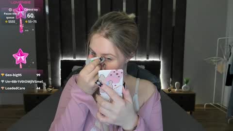 Sarah online show from 01-24-25, 03:43