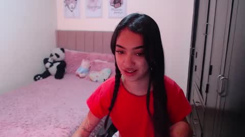 Snapshot of sarah_stone15 chatting on 12-24-24, 02:54 Sarah online show from 12-24-24, 02:54