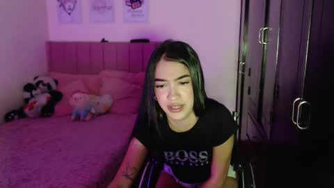 Snapshot of sarah_stone15 chatting on 01-31-25, 03:44 Sarah online show from 01-31-25, 03:44