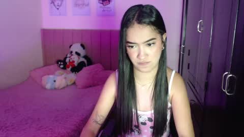 Snapshot of sarah_stone15 chatting on 02-12-25, 05:37 Sarah online show from 02-12-25, 05:37