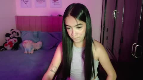 Snapshot of sarah_stone15 chatting on 02-27-25, 08:20 Sarah online show from 02-27-25, 08:20