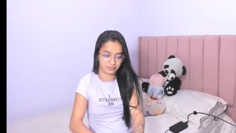 Snapshot of sarah_stone15 chatting on 09-11-25, 09:37 Sarah online show from 09-11-25, 09:37