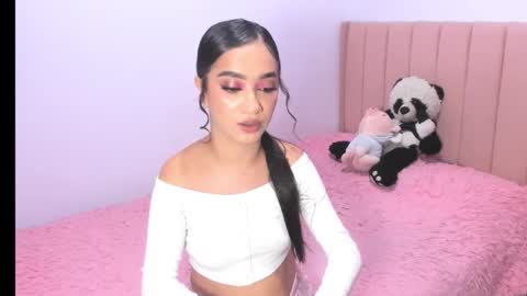 Snapshot of sarah_stone15 chatting on 10-29-25, 03:31 Sarah online show from 10-29-25, 03:31