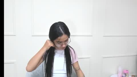 Snapshot of sarah_stone15 chatting on 12-14-25, 12:27 Sarah online show from 12-14-25, 12:27