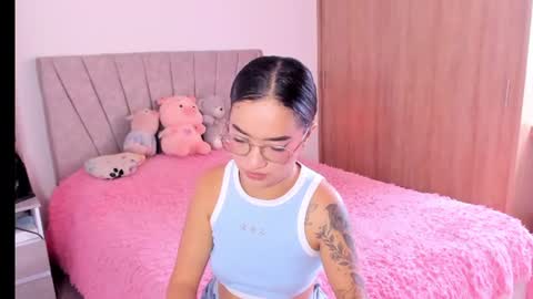 Snapshot of sarah_stone15 chatting on 07-30-26, 04:17 Sarah online show from 07-30-26, 04:17